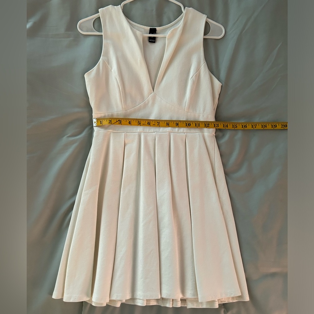 WINDSOR White Mini Dress - Picture 5 of 6